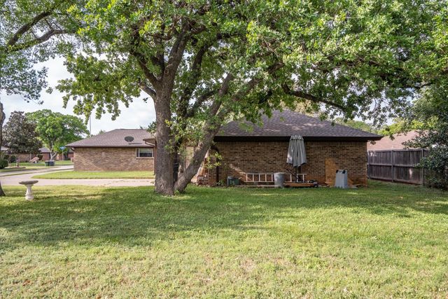 1715 Covemeadow Drive, Arlington, TX 76012