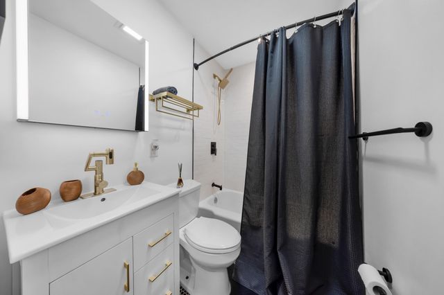 700 NE 16TH Court, Fort Lauderdale, FL 33305