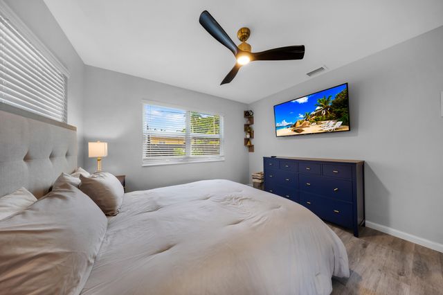 700 NE 16TH Court, Fort Lauderdale, FL 33305