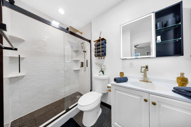 700 NE 16TH Court, Fort Lauderdale, FL 33305