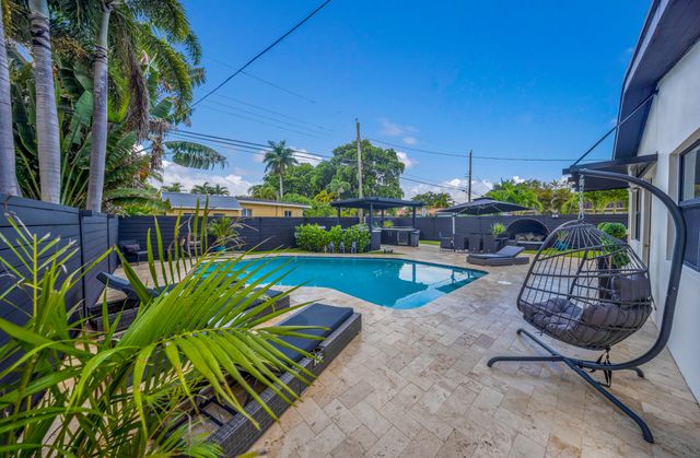 700 NE 16TH Court, Fort Lauderdale, FL 33305