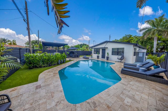 700 NE 16TH Court, Fort Lauderdale, FL 33305