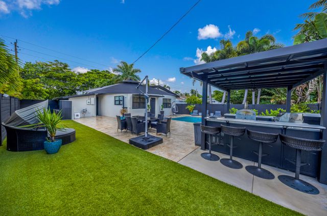 700 NE 16TH Court, Fort Lauderdale, FL 33305