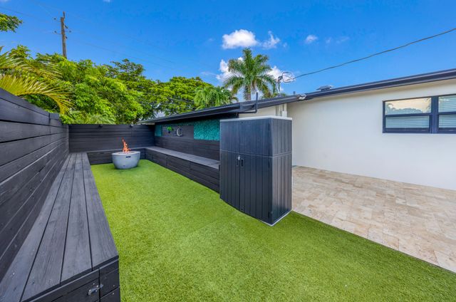 700 NE 16TH Court, Fort Lauderdale, FL 33305