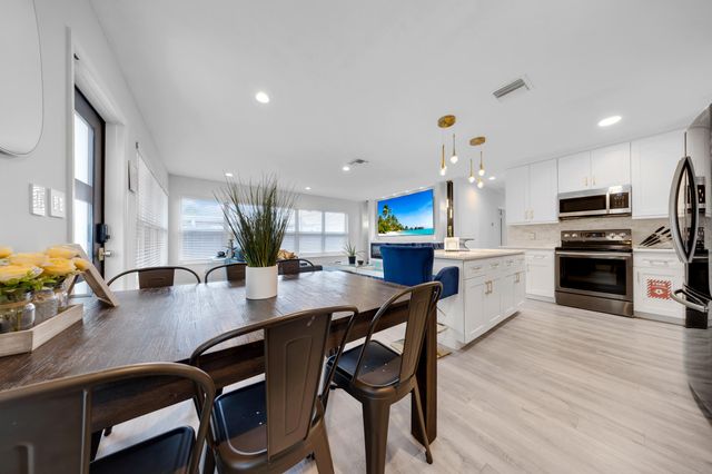 700 NE 16TH Court, Fort Lauderdale, FL 33305
