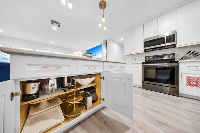 700 NE 16TH Court, Fort Lauderdale, FL 33305