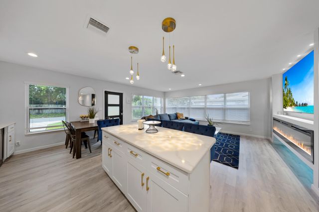 700 NE 16TH Court, Fort Lauderdale, FL 33305