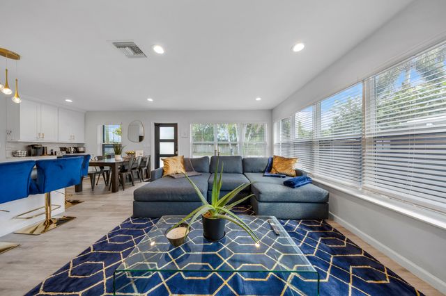700 NE 16TH Court, Fort Lauderdale, FL 33305
