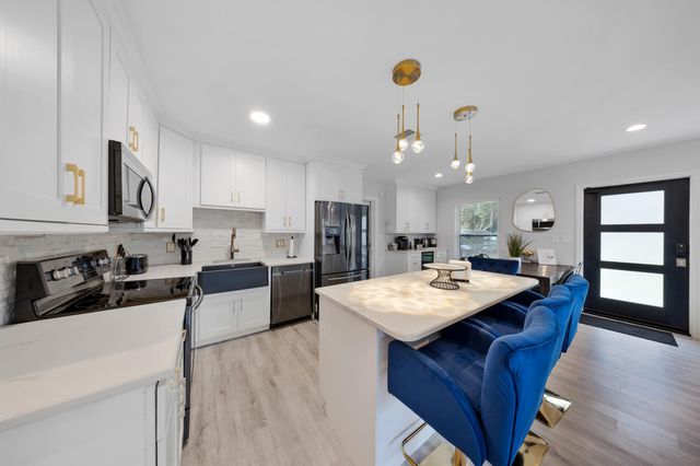 700 NE 16TH Court, Fort Lauderdale, FL 33305