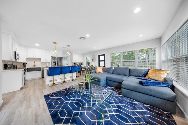 700 NE 16TH Court, Fort Lauderdale, FL 33305