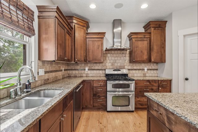 7025 Northwood Drive, Johnston, IA 50131