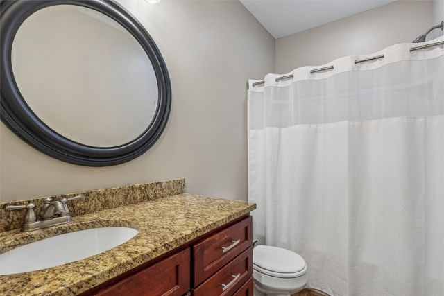 7025 Northwood Drive, Johnston, IA 50131