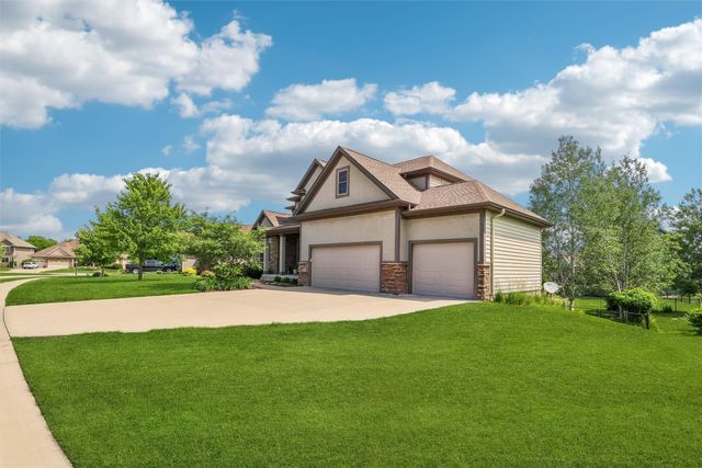 7025 Northwood Drive, Johnston, IA 50131