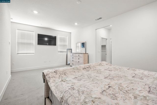 2214 Daimler St, Lathrop, CA 95330