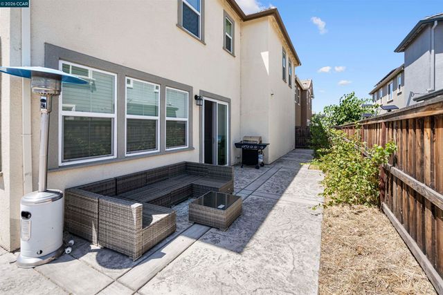 2214 Daimler St, Lathrop, CA 95330