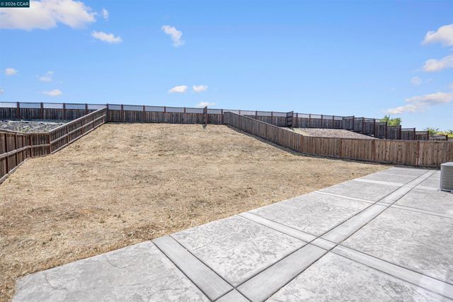 2214 Daimler St, Lathrop, CA 95330