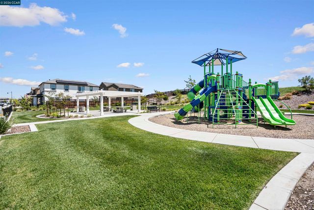 2214 Daimler St, Lathrop, CA 95330