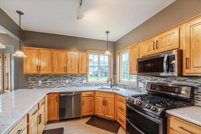 18580 Explorer Court, Farmington, MN 55024