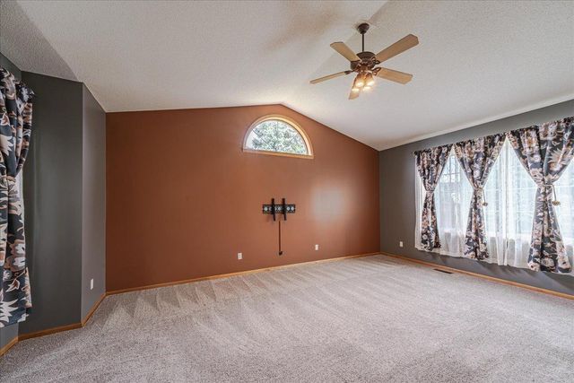 18580 Explorer Court, Farmington, MN 55024