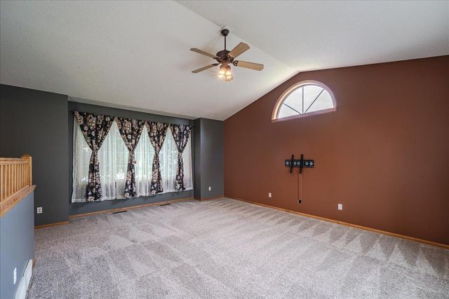 18580 Explorer Court, Farmington, MN 55024