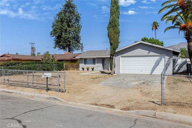 27390 6th Street, Highland, CA 92346