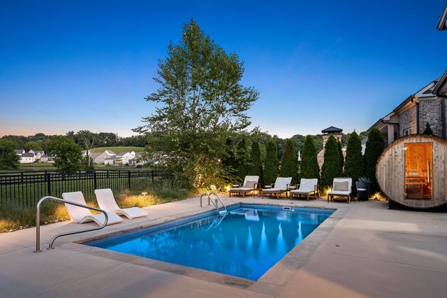 7020 Vineyard Valley Dr, College Grove, TN 37046