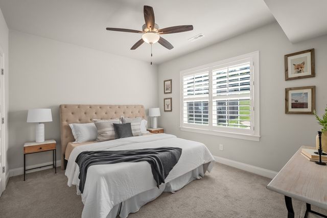 7020 Vineyard Valley Dr, College Grove, TN 37046