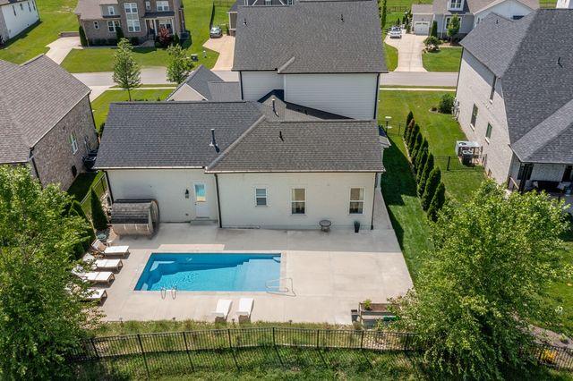 7020 Vineyard Valley Dr, College Grove, TN 37046