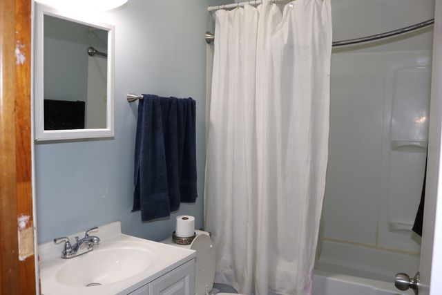 3232 Ezra Avenue, Zion, IL 60099