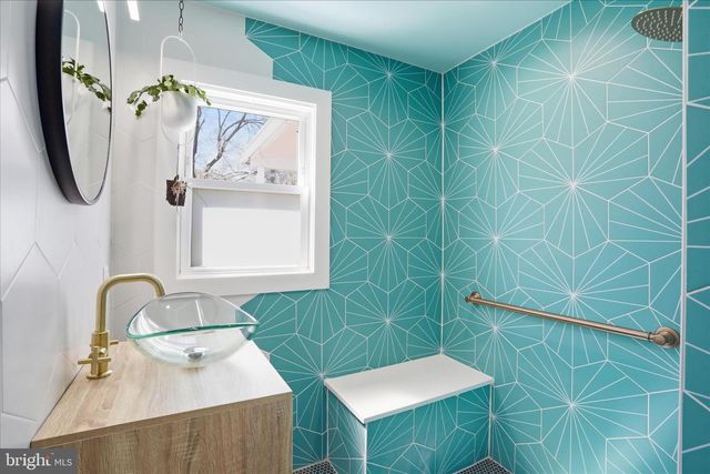 225 FAIRGROUND RD, Woodstock, VA 22664