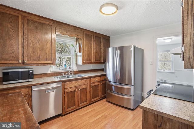 225 FAIRGROUND RD, Woodstock, VA 22664