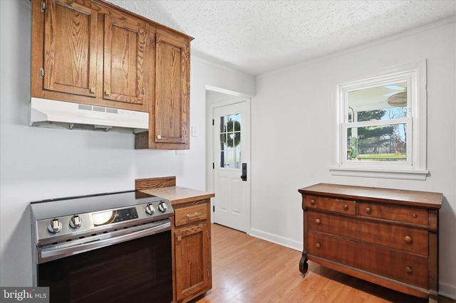 225 FAIRGROUND RD, Woodstock, VA 22664