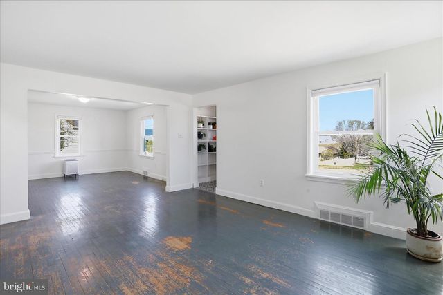 225 FAIRGROUND RD, Woodstock, VA 22664