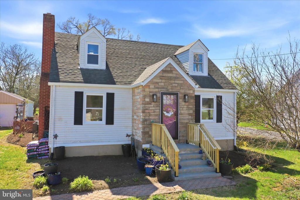 225 FAIRGROUND RD, Woodstock, VA 22664