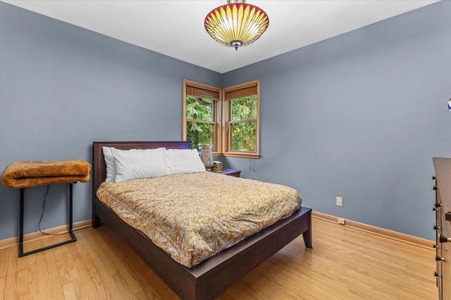 11825 W Elmhurst PARKWAY, Wauwatosa, WI 53226