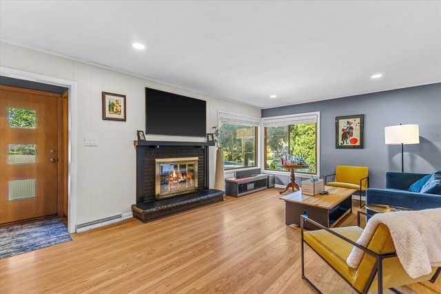 11825 W Elmhurst PARKWAY, Wauwatosa, WI 53226