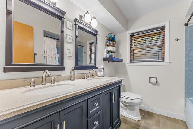 11825 W Elmhurst PARKWAY, Wauwatosa, WI 53226