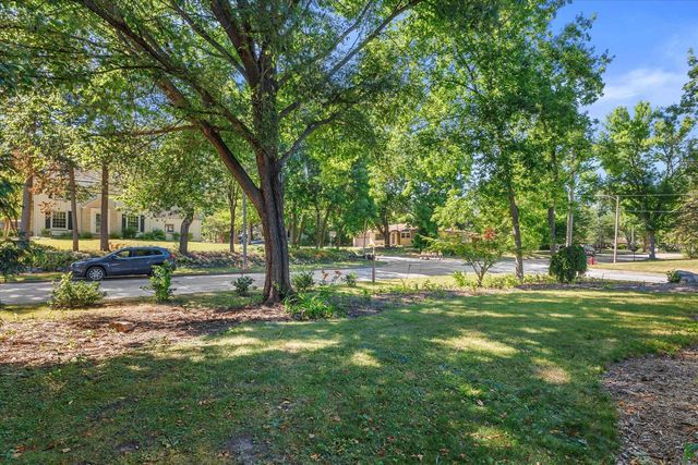 11825 W Elmhurst PARKWAY, Wauwatosa, WI 53226