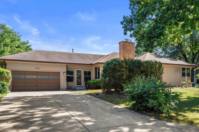 11825 W Elmhurst PARKWAY, Wauwatosa, WI 53226