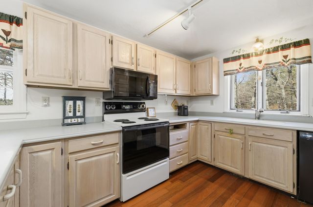 32 Admiral Halsey Road, Plymouth, MA 02360