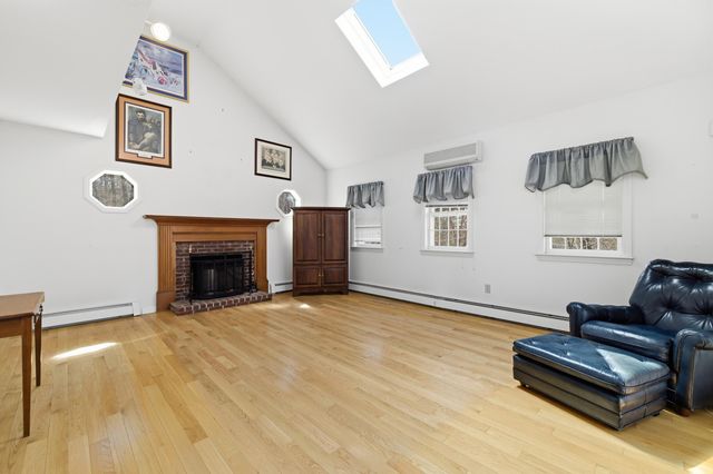 32 Admiral Halsey Road, Plymouth, MA 02360