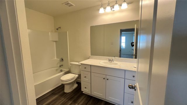 10320 Holycross Lane, Fort Worth, TX 76036