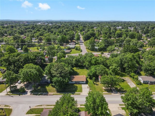 1409 Backus Avenue, Springdale, AR 72764