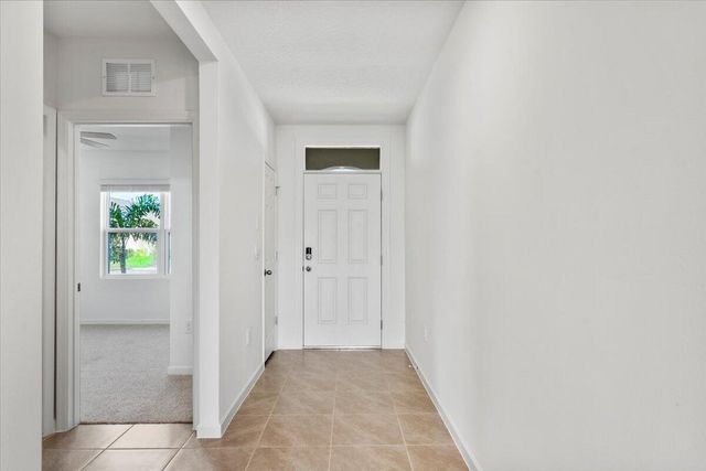 925 Dugan Circle SE, Palm Bay, FL 32909