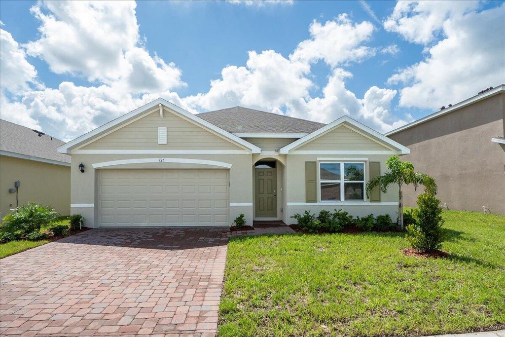 925 Dugan Circle SE, Palm Bay, FL 32909