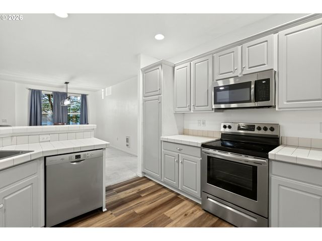 7173 Sw MANOR Way B, Beaverton, OR 97078