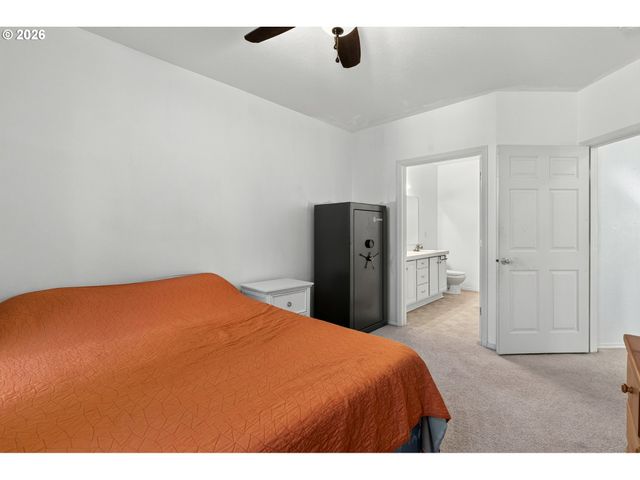 7173 Sw MANOR Way B, Beaverton, OR 97078