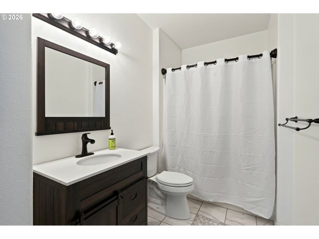 7173 Sw MANOR Way B, Beaverton, OR 97078