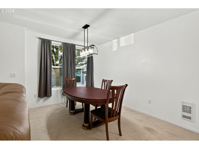 7173 Sw MANOR Way B, Beaverton, OR 97078