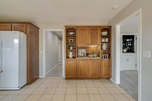 600 Country Side Trail, Edmond, OK 73012